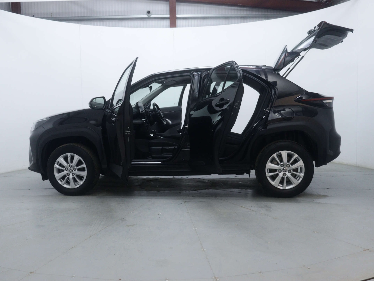 Used Toyota Yaris Cross 2024 for sale - 76894403: Photo 49