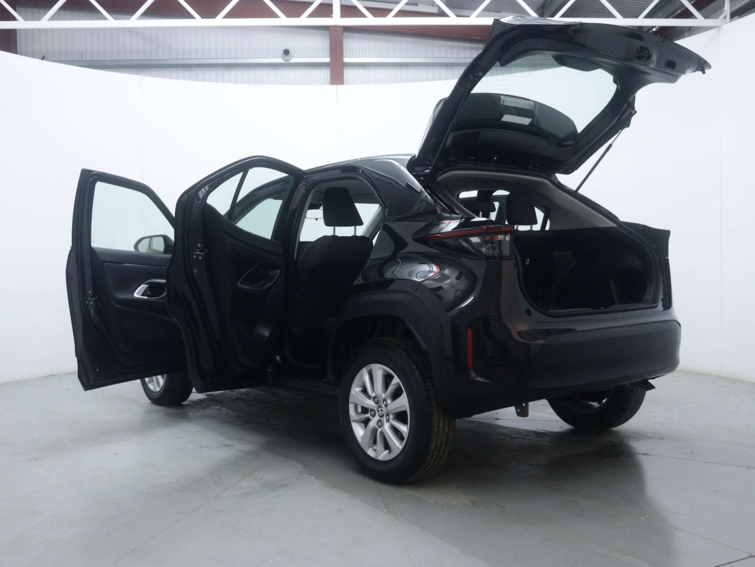 Used Toyota Yaris Cross 2024 for sale - 76894403: Photo 50