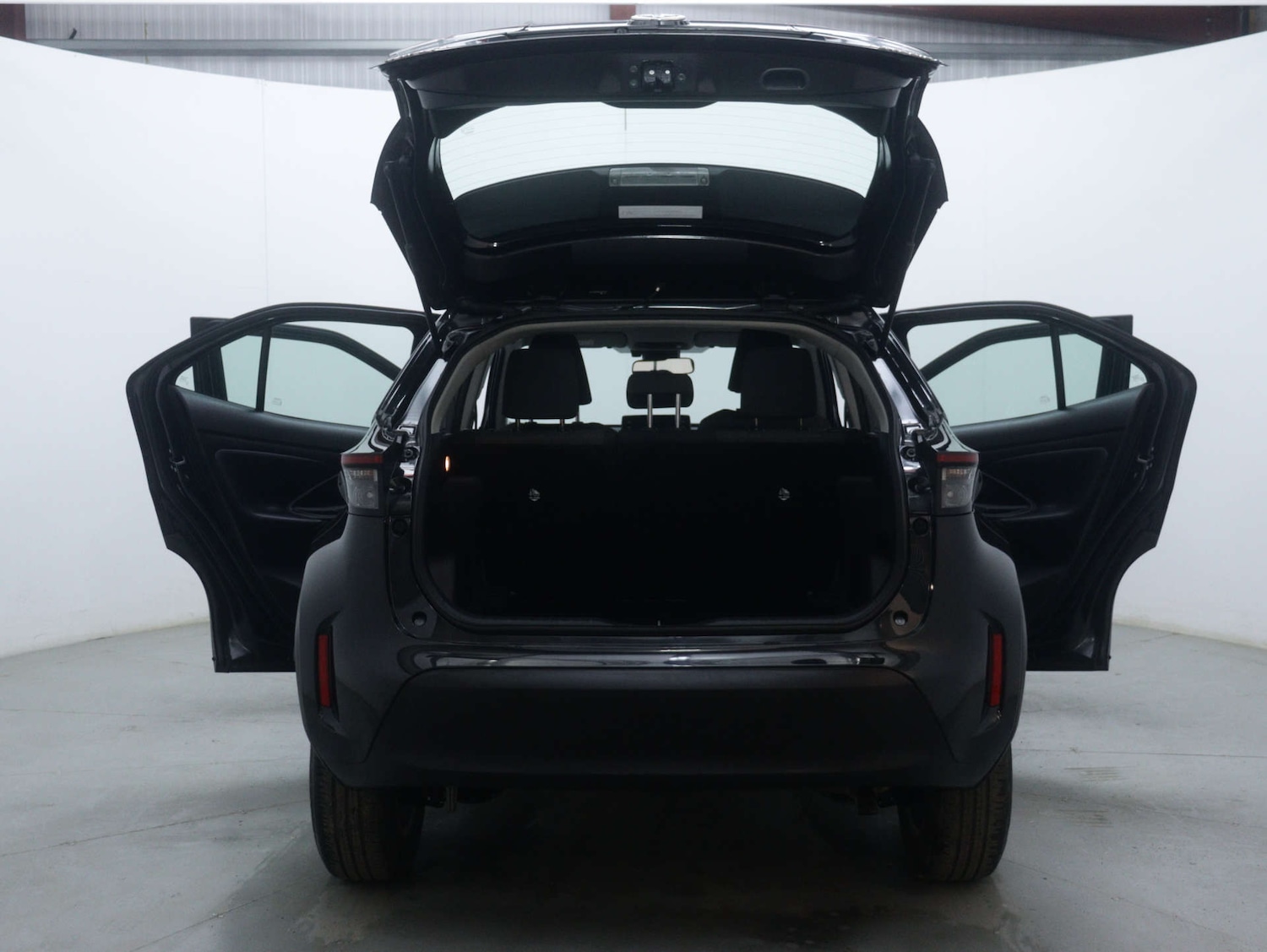 Used Toyota Yaris Cross 2024 for sale - 76894403: Photo 51