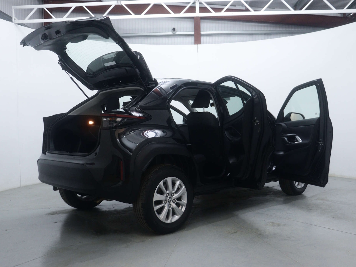 Used Toyota Yaris Cross 2024 for sale - 76894403: Photo 52