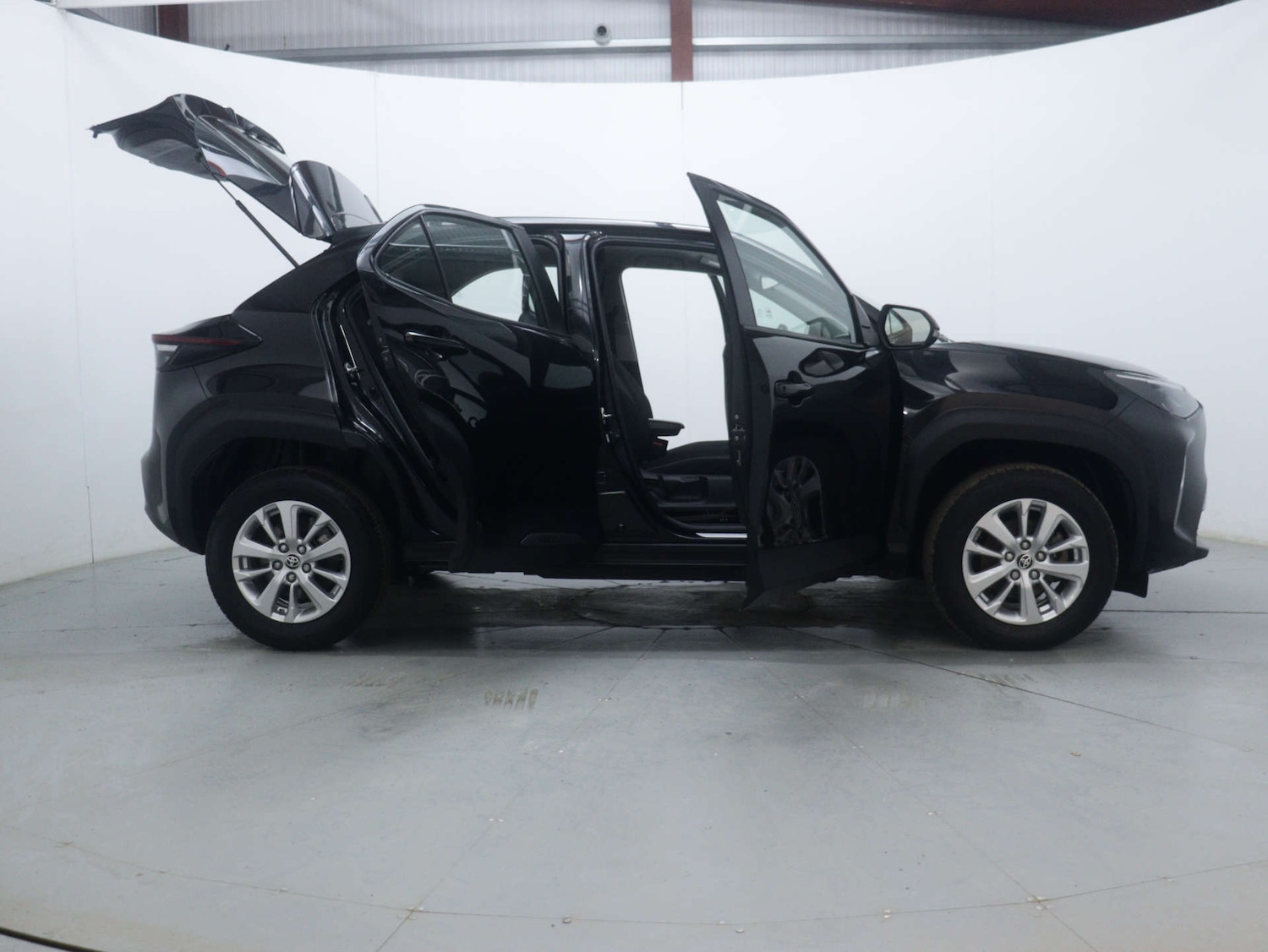 Used Toyota Yaris Cross 2024 for sale - 76894403: Photo 53