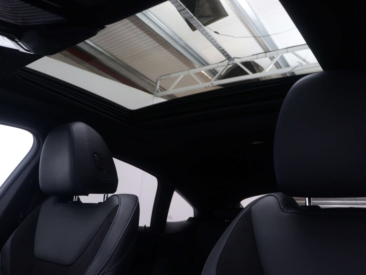 Used BMW i4 2022 for sale - 76495875: Photo 56