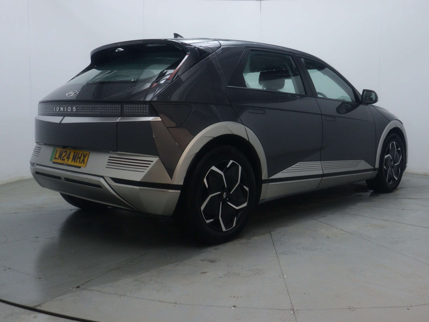 Used Hyundai IONIQ 5 2024 for sale - 77299400: Photo 11