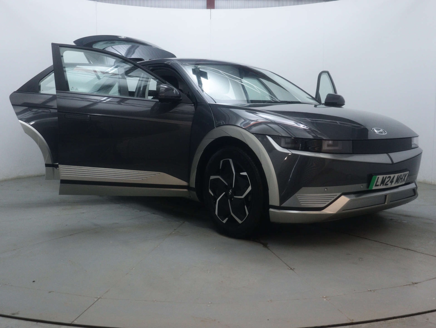 Used Hyundai IONIQ 5 2024 for sale - 77299400: Photo 48