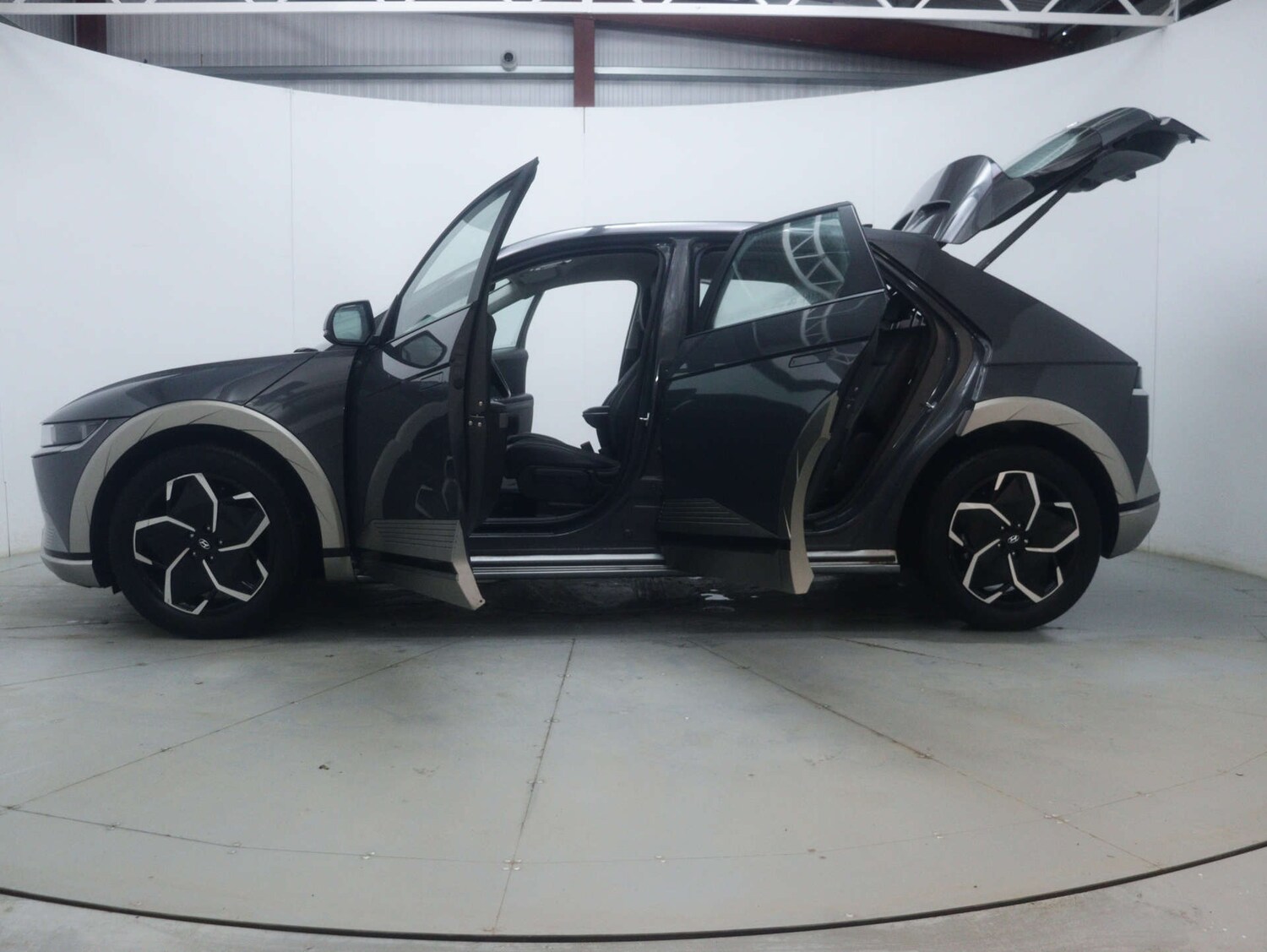 Used Hyundai IONIQ 5 2024 for sale - 77299400: Photo 51