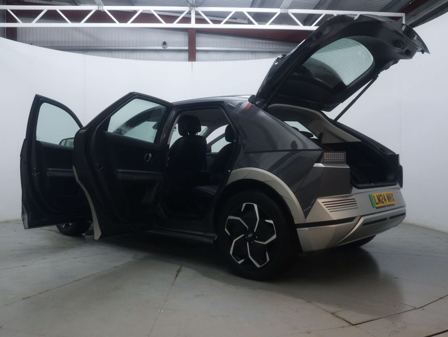 Used Hyundai IONIQ 5 2024 for sale - 77299400: Photo 52