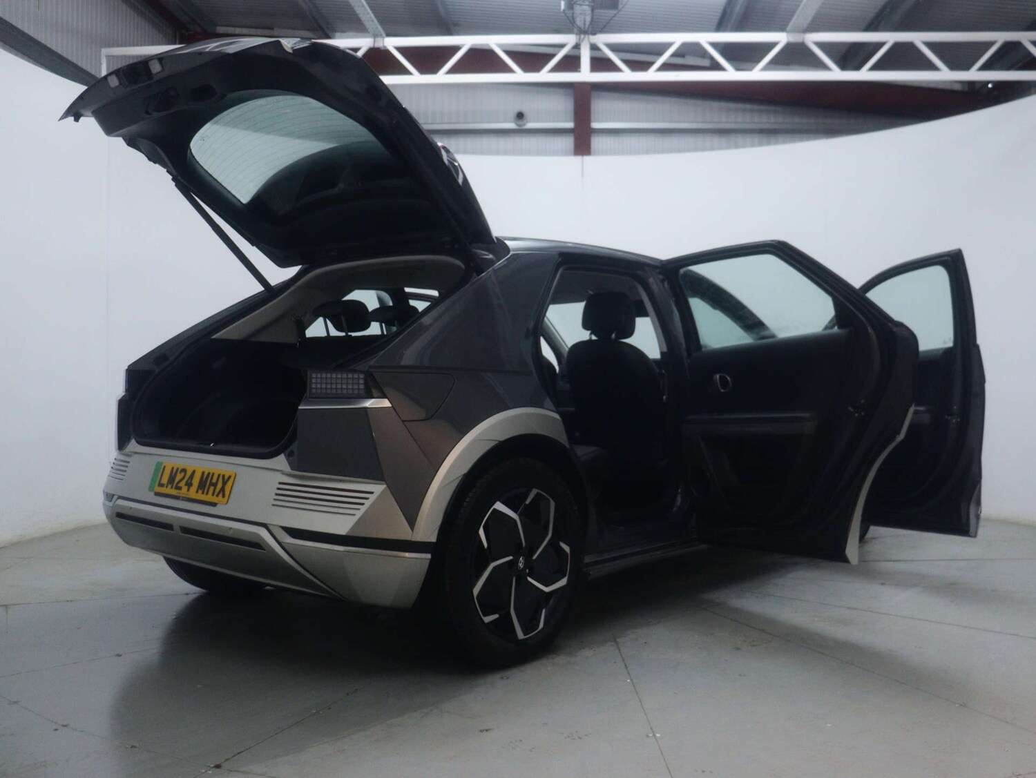 Used Hyundai IONIQ 5 2024 for sale - 77299400: Photo 54