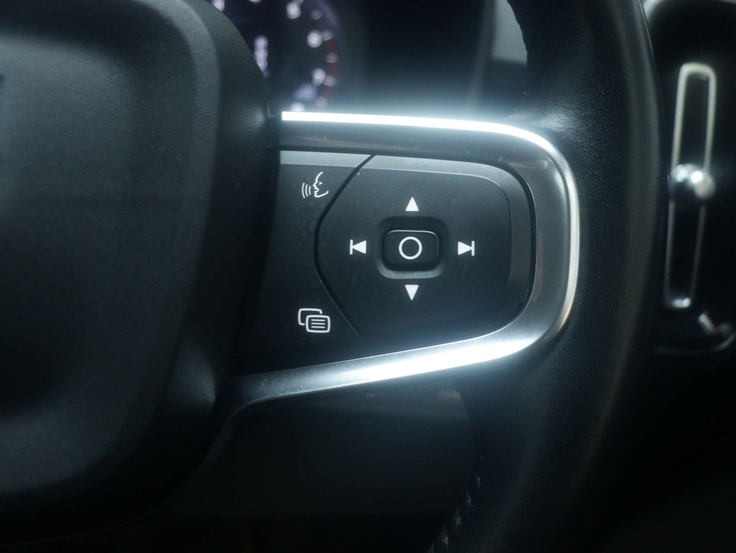 Used Volvo XC40 2020 for sale - 77262771: Photo 38