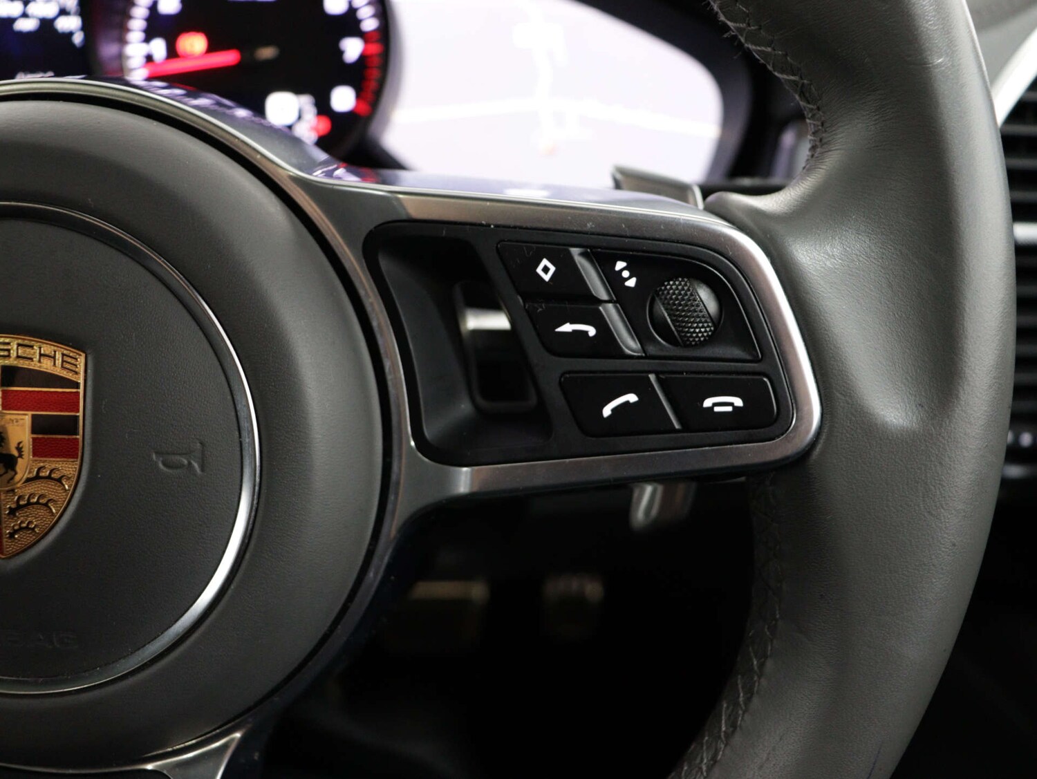 Used Porsche Cayenne 2018 for sale - 77581090: Photo 32