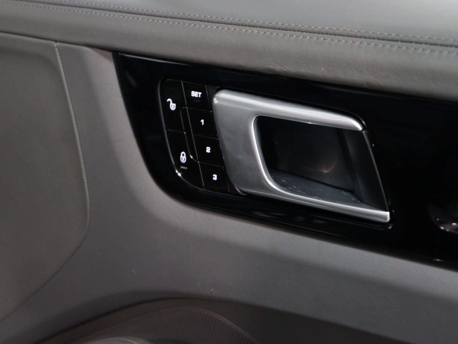 Used Porsche Cayenne 2018 for sale - 77581090: Photo 37