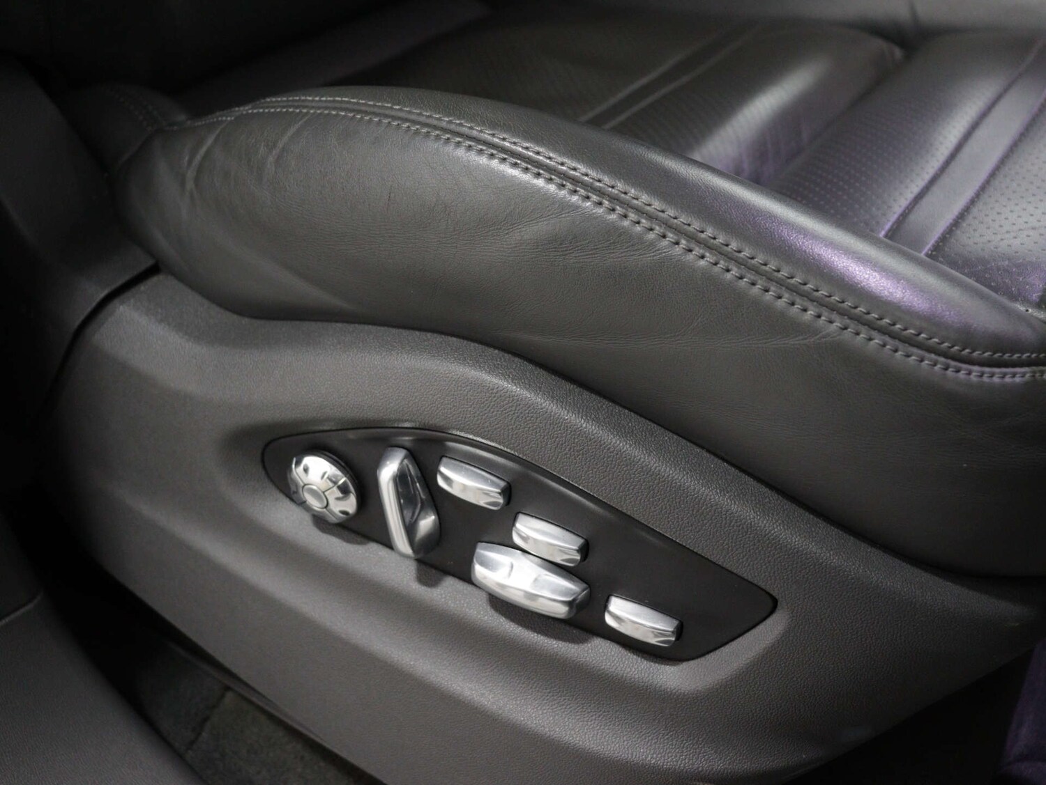 Used Porsche Cayenne 2018 for sale - 77581090: Photo 39