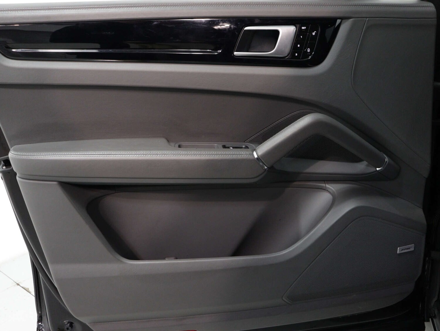 Used Porsche Cayenne 2018 for sale - 77581090: Photo 43