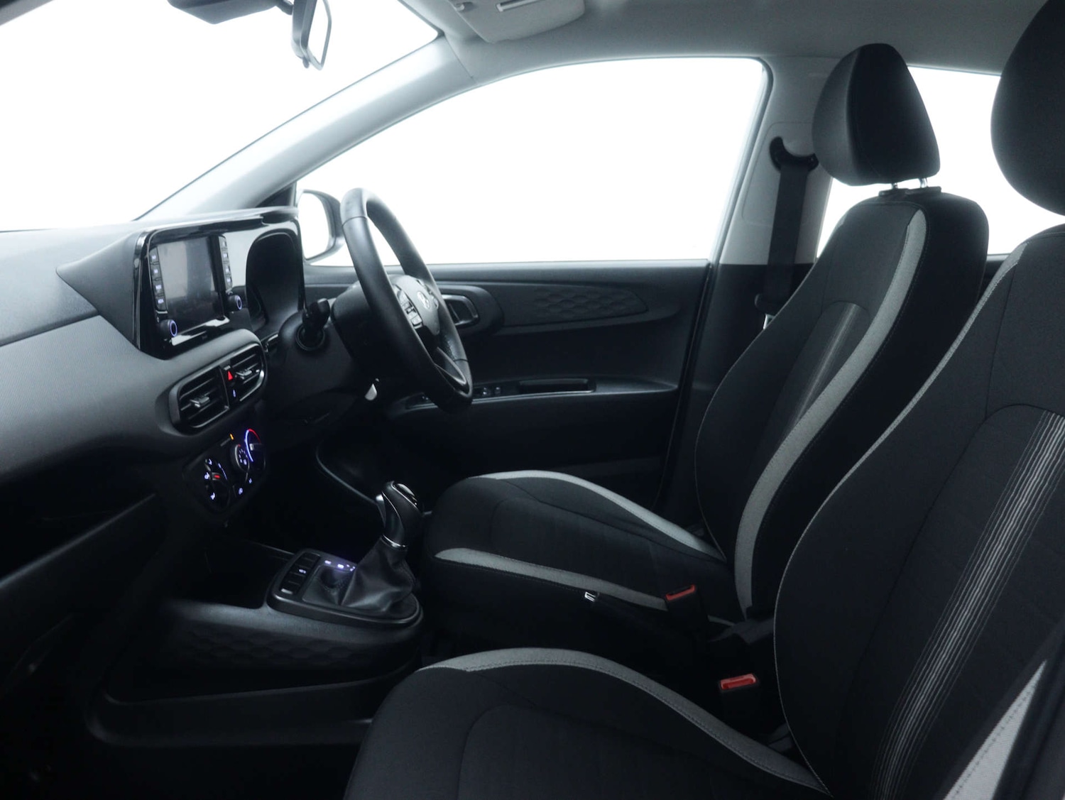 Used Hyundai i10 2024 for sale - 77261365: Photo 40