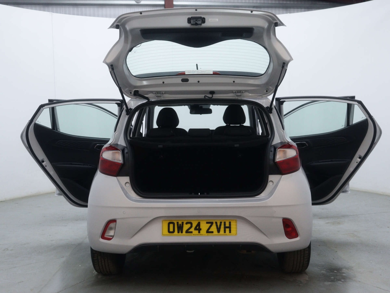 Used Hyundai i10 2024 for sale - 77261365: Photo 46