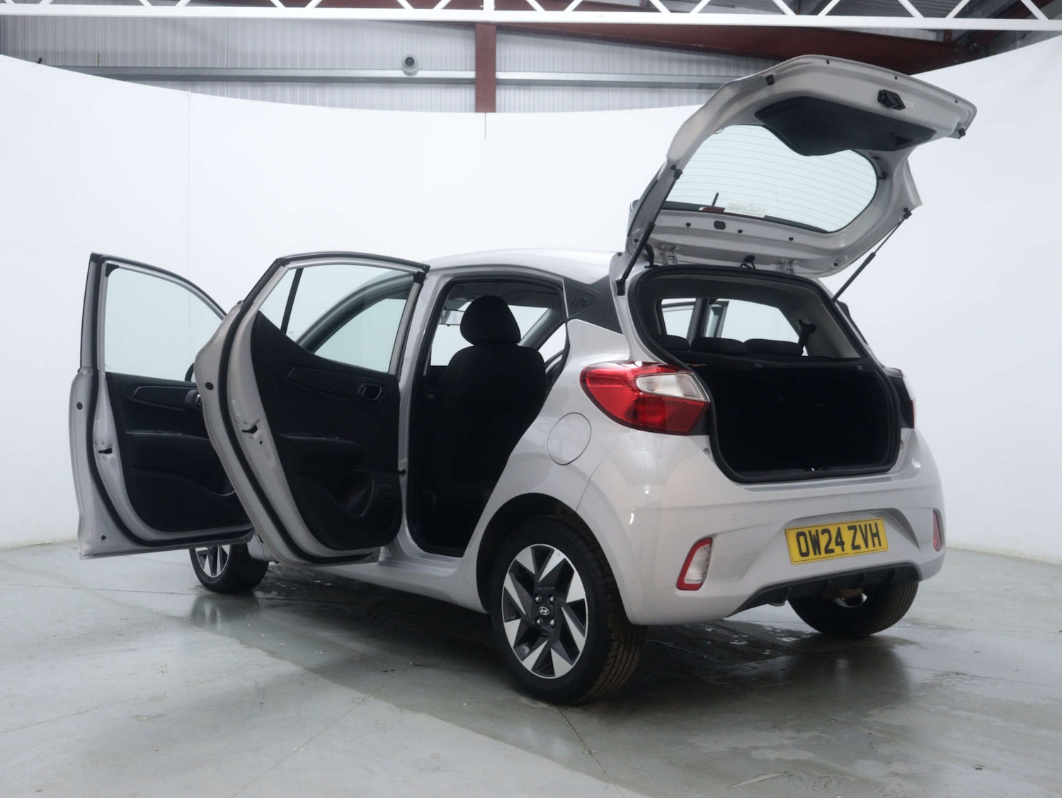 Used Hyundai i10 2024 for sale - 77261365: Photo 50