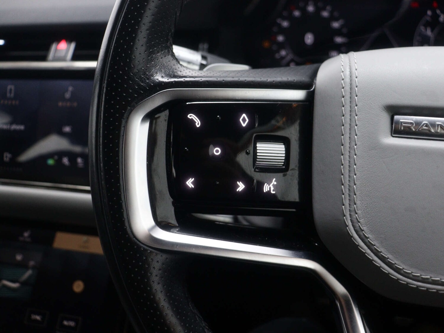 Used Land Rover Range Rover Evoque 2021 for sale - 76553712: Photo 38