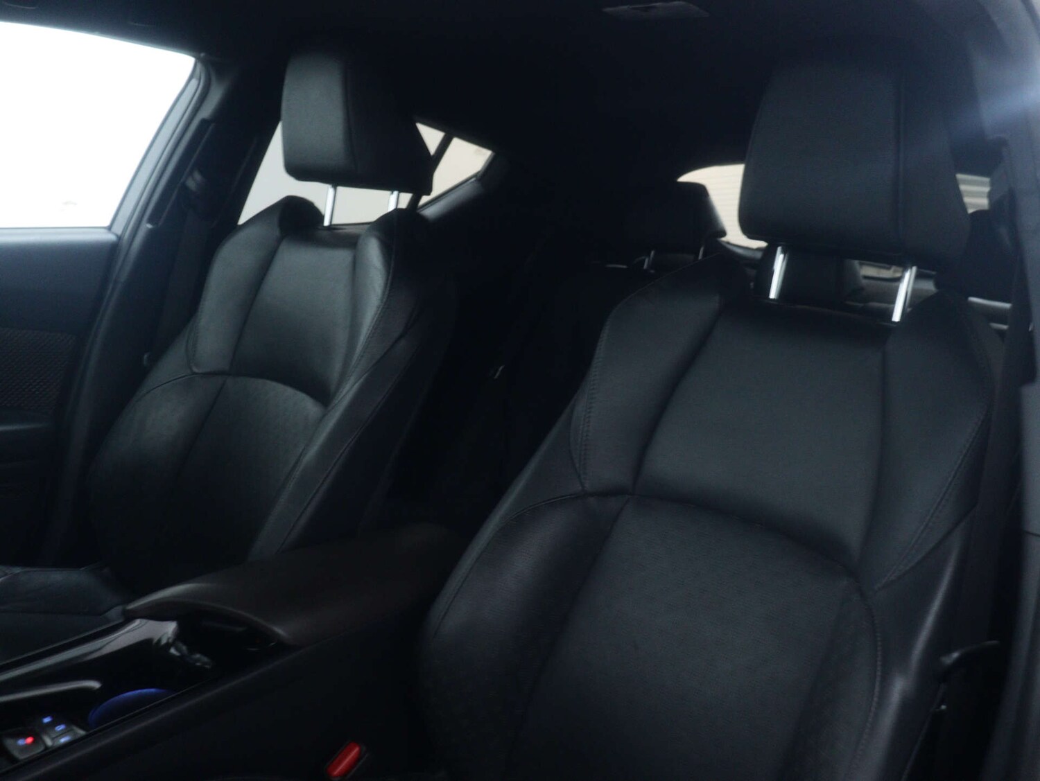 Used Toyota C-HR 2019 for sale - 77364220: Photo 48