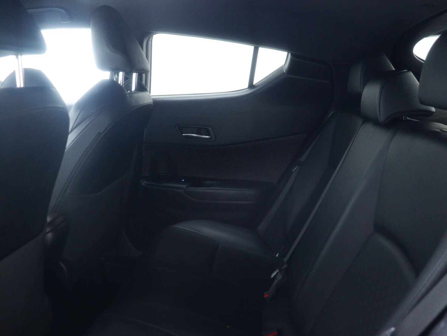 Used Toyota C-HR 2019 for sale - 77364220: Photo 50