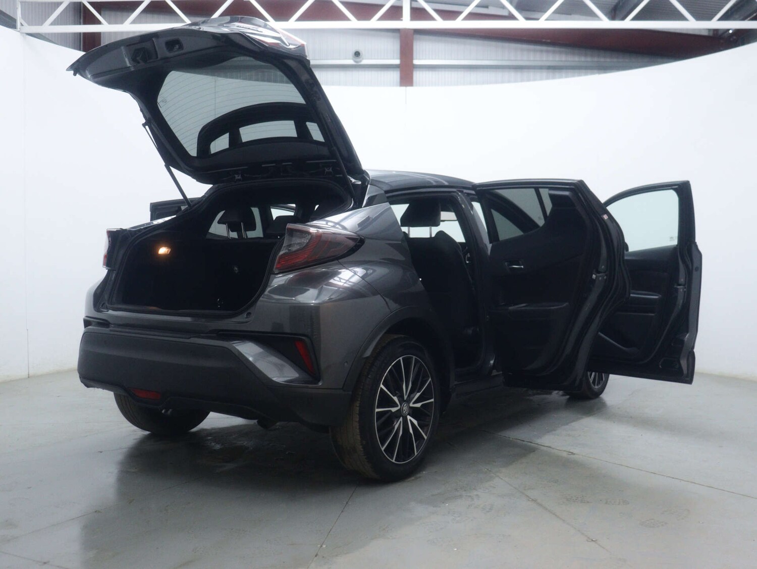 Used Toyota C-HR 2019 for sale - 77364220: Photo 59