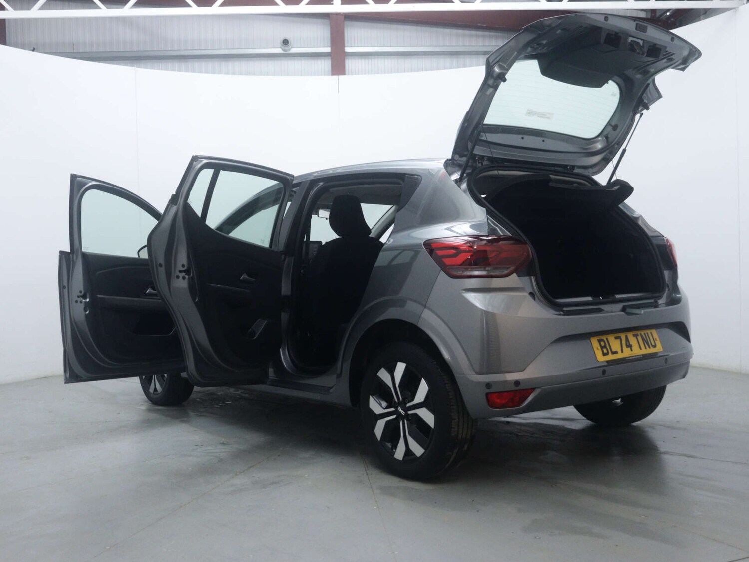 Used Dacia Sandero 2024 for sale - 76830879: Photo 51