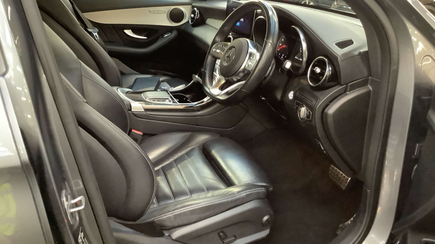 Used Mercedes-Benz GLC 2022 for sale - 76892318: Photo 12