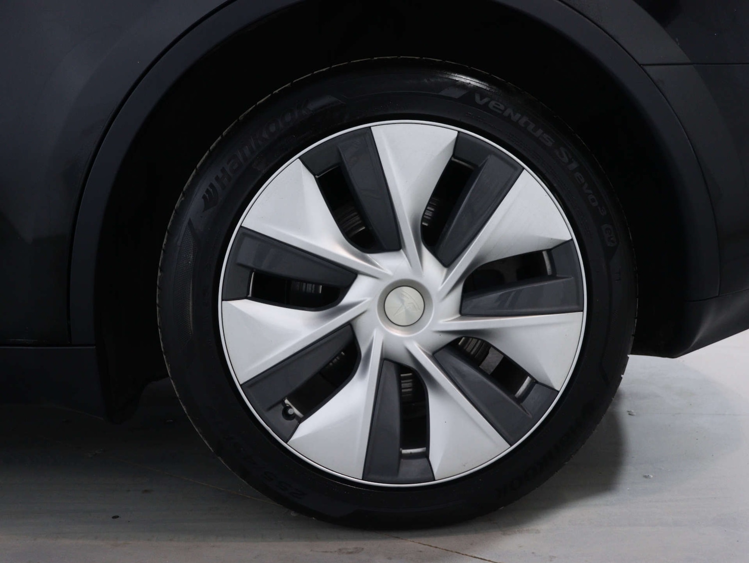 Used Tesla Model Y 2023 for sale - 75969219: Photo 16