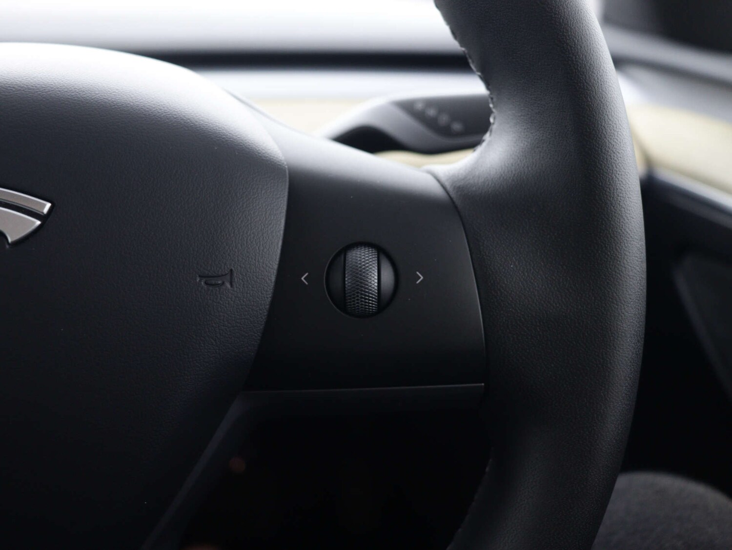 Used Tesla Model Y 2023 for sale - 75969219: Photo 31