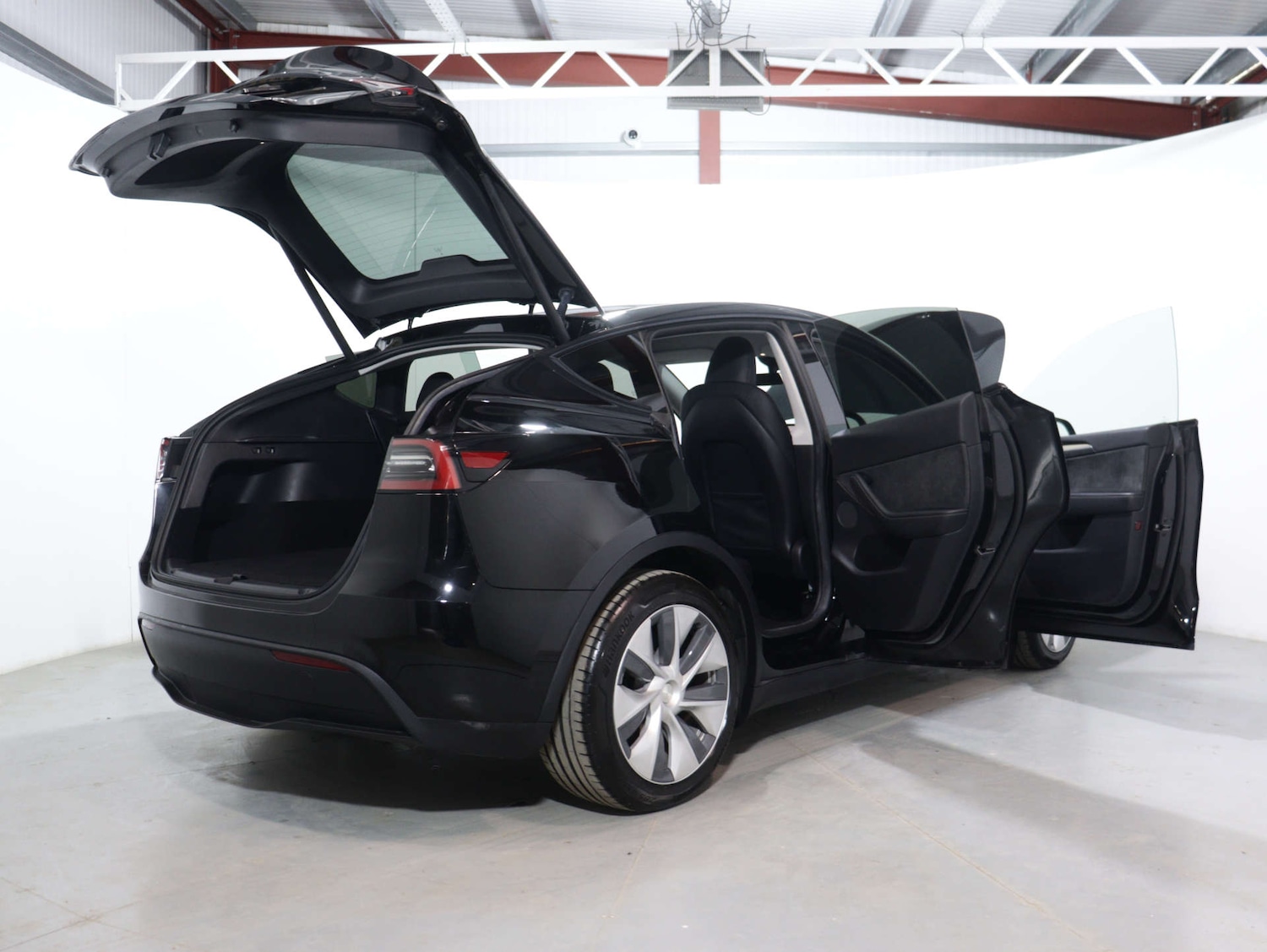 Used Tesla Model Y 2023 for sale - 75969219: Photo 56