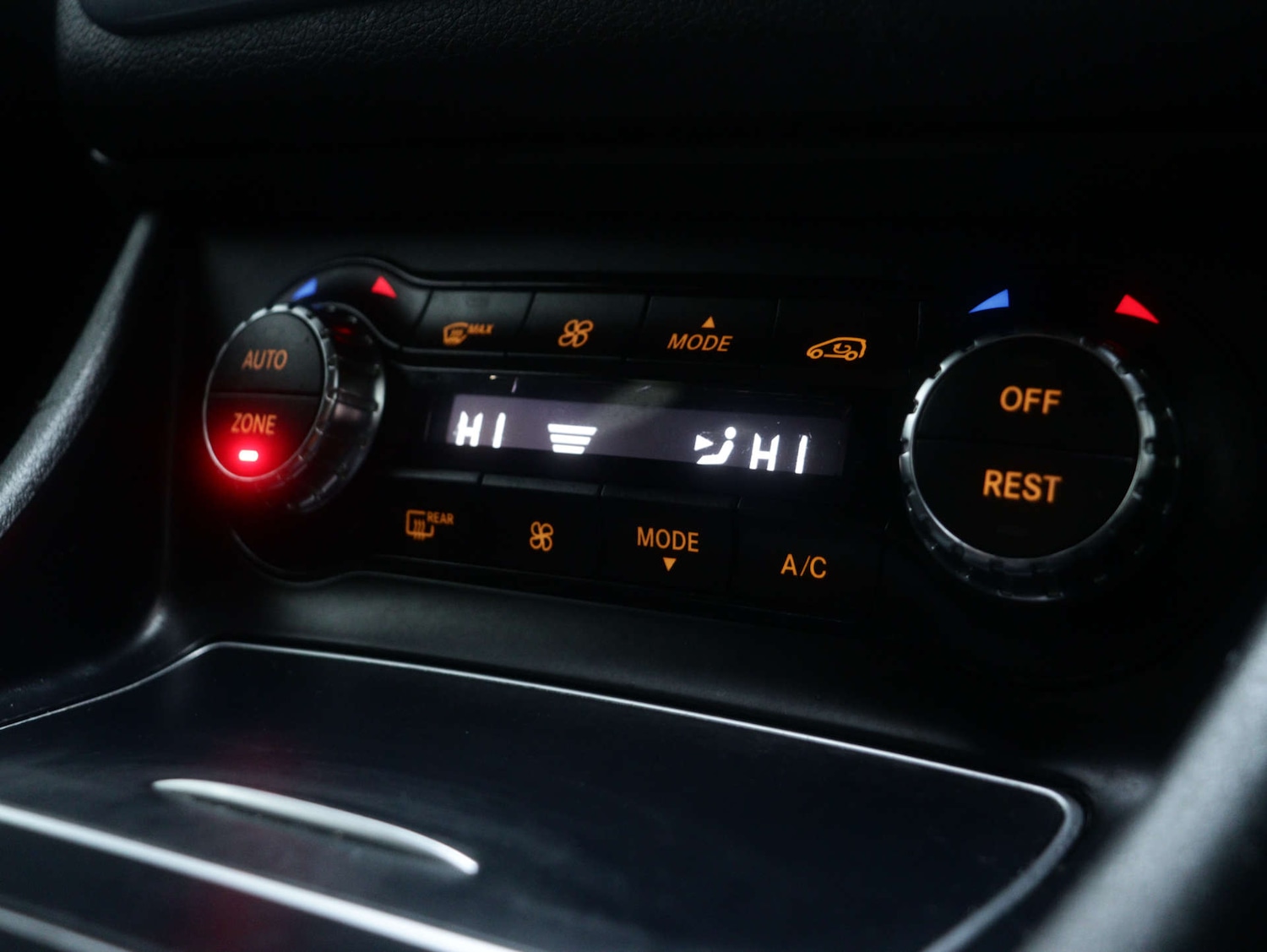 Used Mercedes-Benz GLA 2020 for sale - 76921225: Photo 32