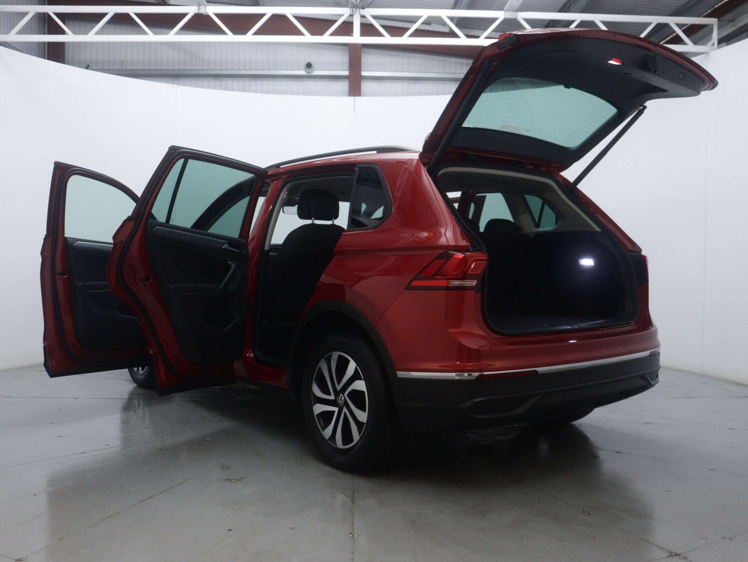 Used Volkswagen Tiguan 2022 for sale - 76602025: Photo 56