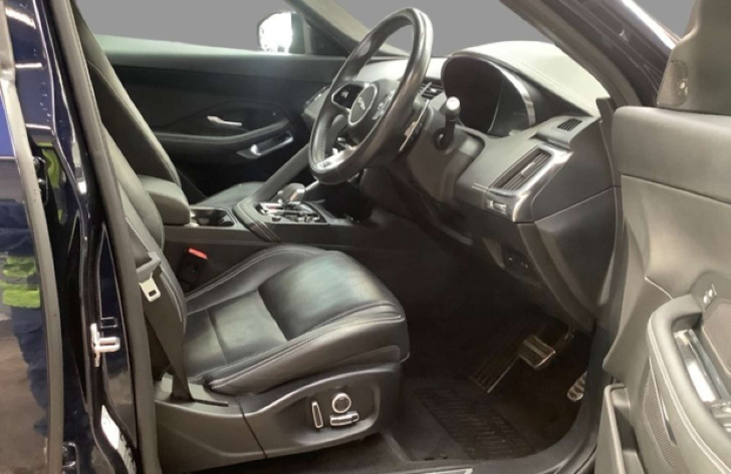 Used Jaguar E-Pace 2021 for sale - 76148232: Photo 11