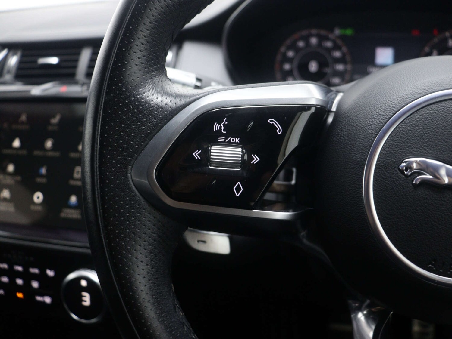 Used Jaguar E-Pace 2021 for sale - 76148232: Photo 35