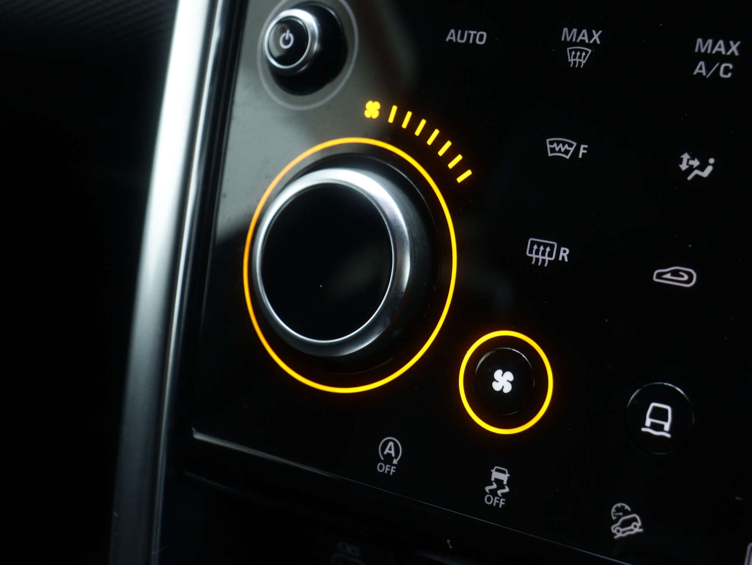 Used Land Rover Discovery Sport 2021 for sale - 76762566: Photo 32