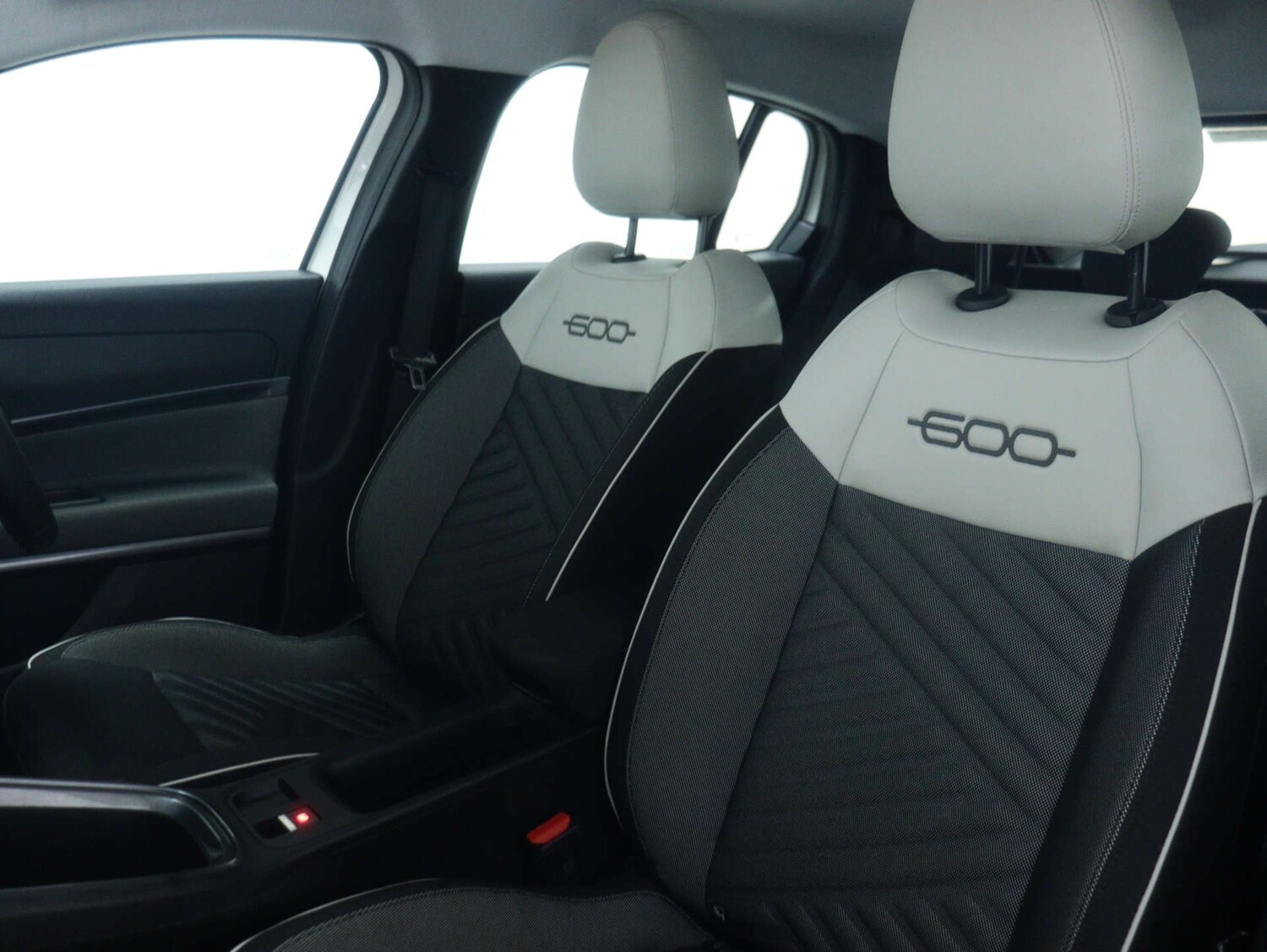 Used Fiat 600 2024 for sale - 77328613: Photo 40