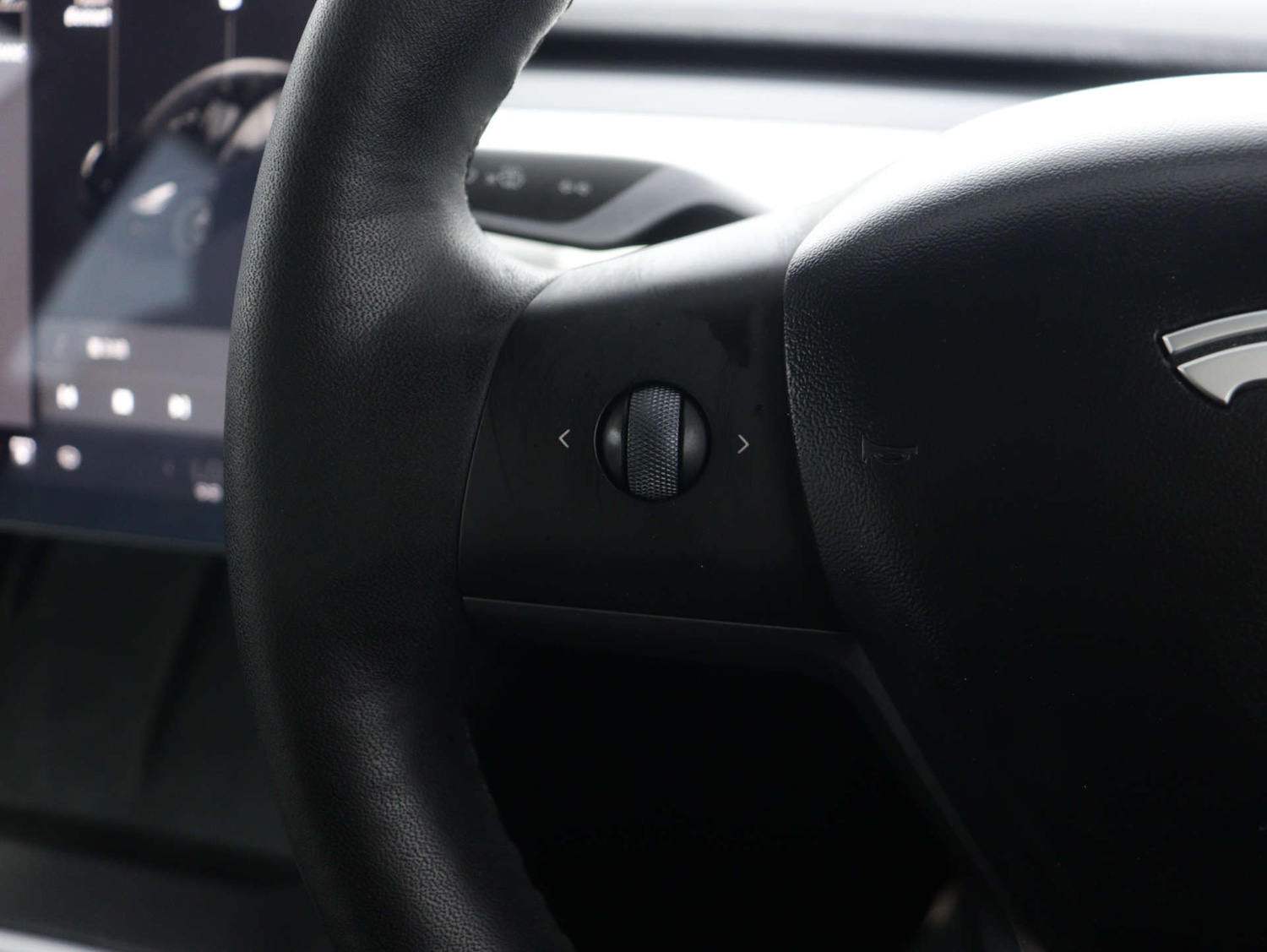 Used Tesla Model 3 2021 for sale - 76100794: Photo 24