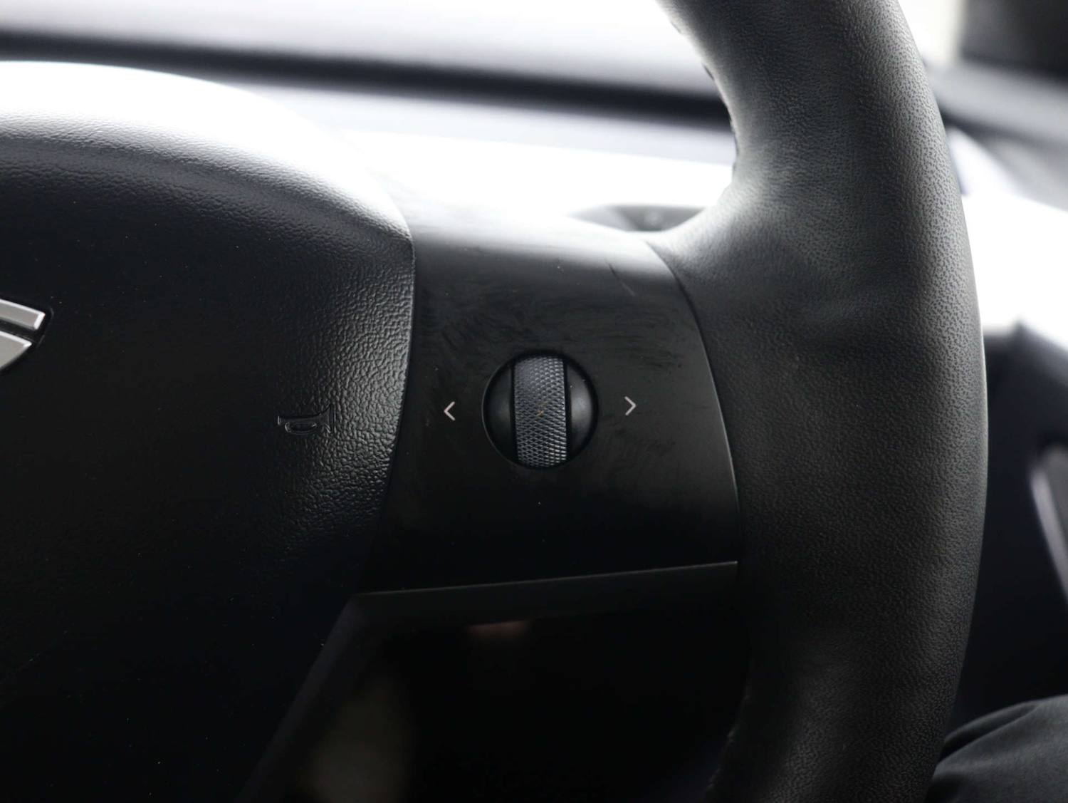 Used Tesla Model 3 2021 for sale - 76100794: Photo 25