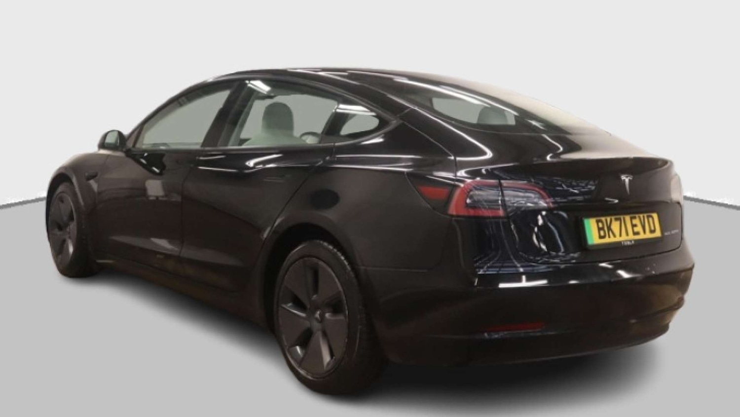 Used Tesla Model 3 2021 for sale - 76100794: Photo 6