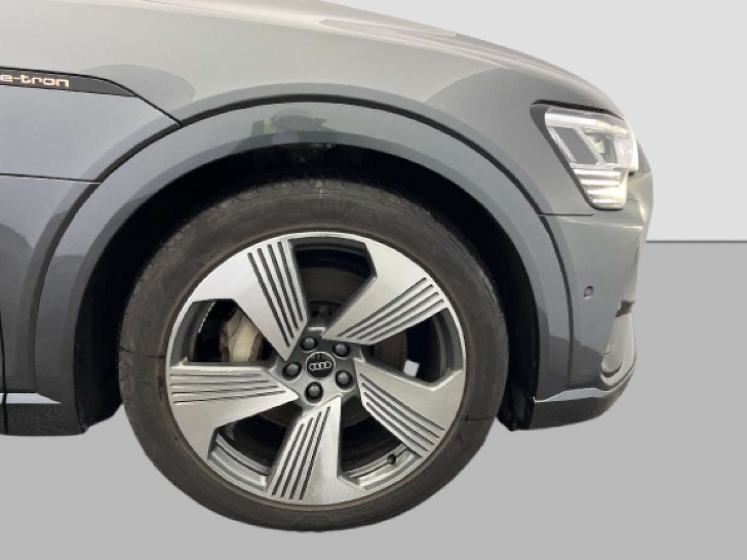 Used Audi e-tron 2022 for sale - 76905289: Photo 12