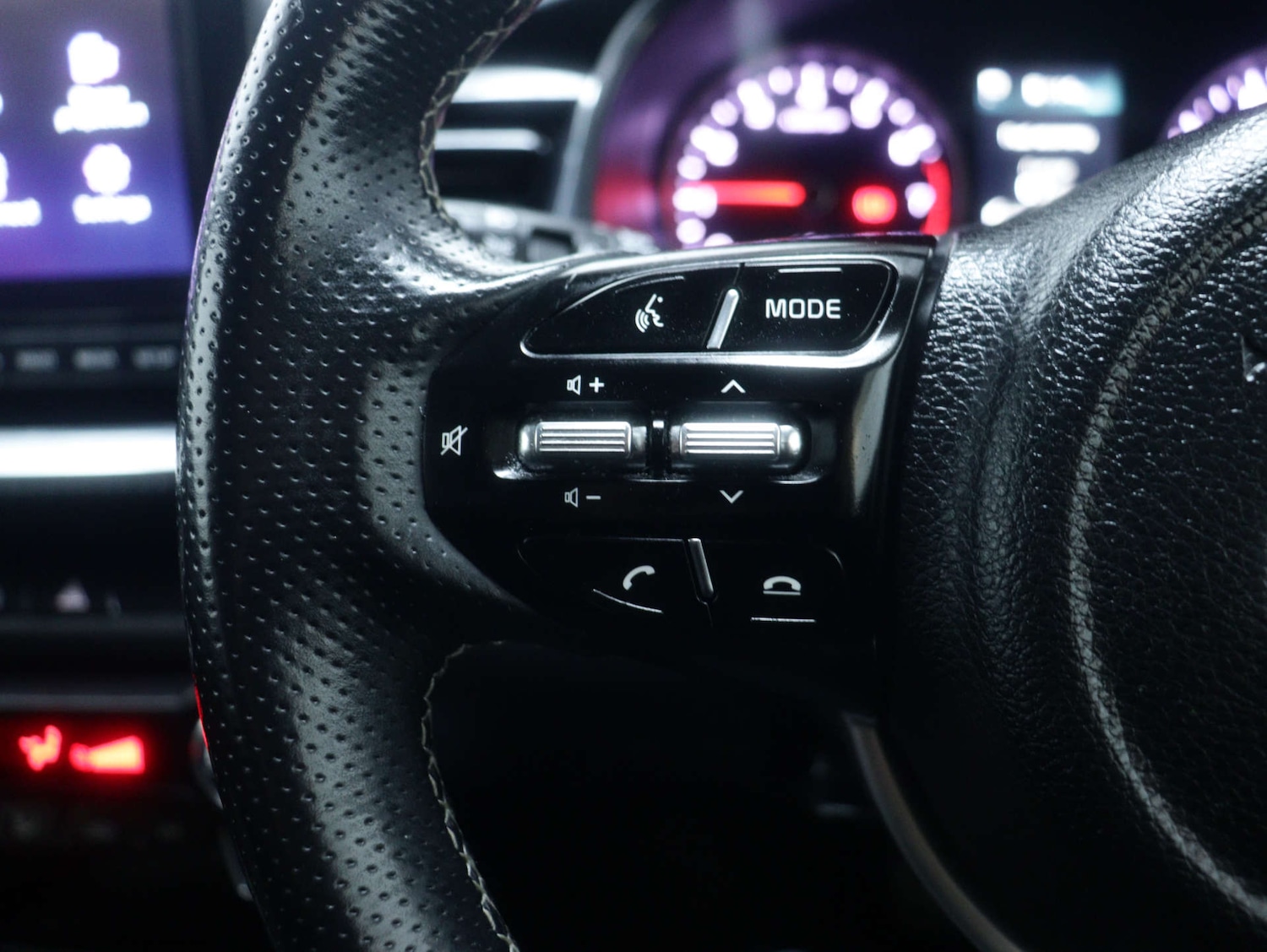 Used Kia Stonic 2022 for sale - 76762568: Photo 35