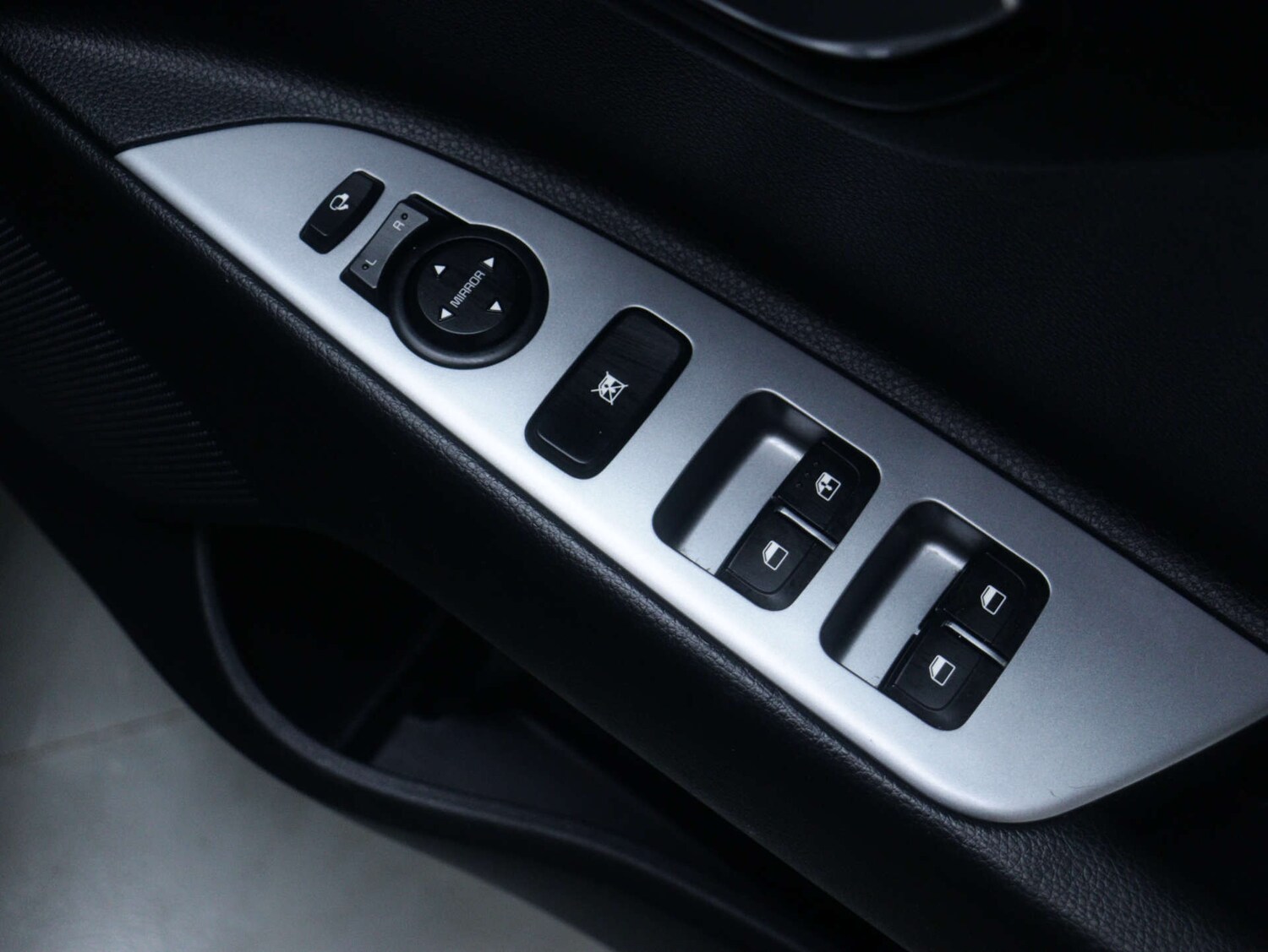 Used Kia Stonic 2022 for sale - 76762568: Photo 40