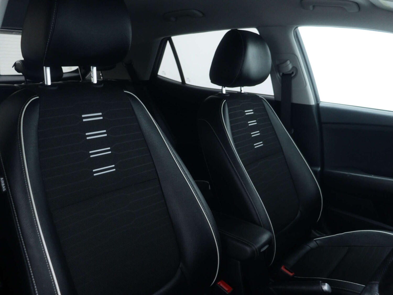 Used Kia Stonic 2022 for sale - 76762568: Photo 43