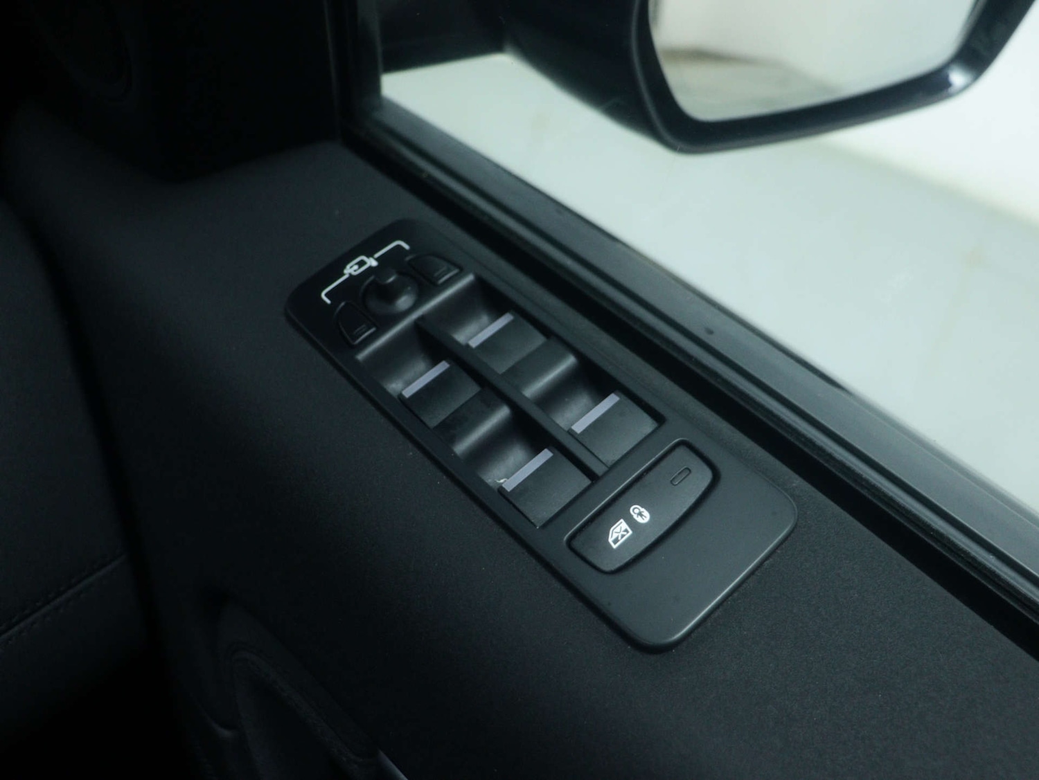 Used Land Rover Discovery Sport 2019 for sale - 77406079: Photo 36