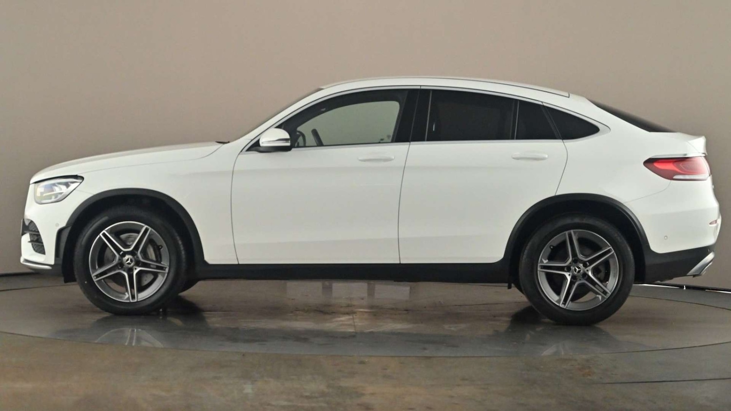 Used Mercedes-Benz GLC 2021 for sale - 76565673: Photo 1