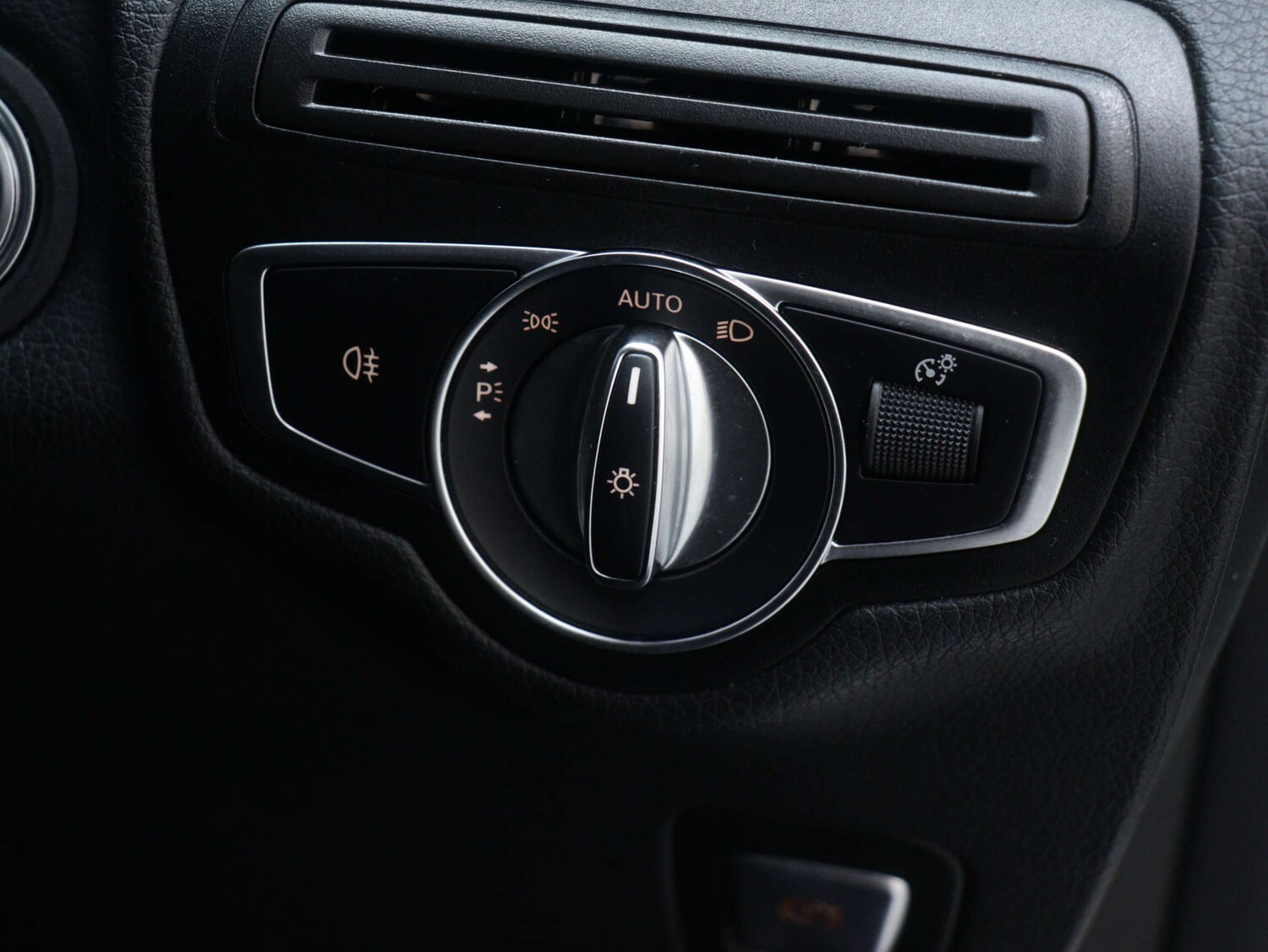 Used Mercedes-Benz GLC 2021 for sale - 76565673: Photo 50