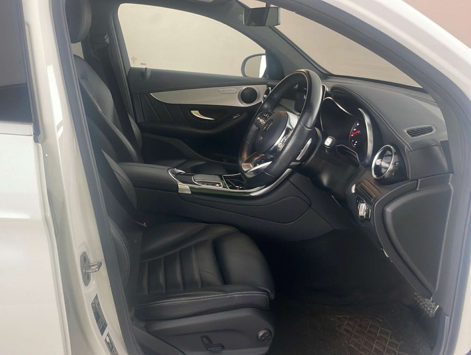 Used Mercedes-Benz GLC 2021 for sale - 76565673: Photo 9