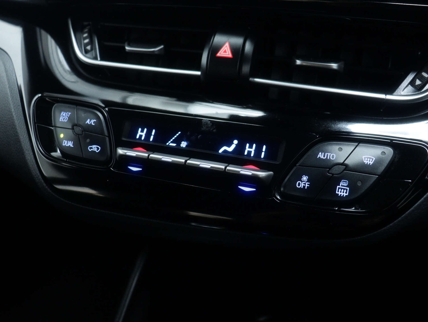 Used Toyota C-HR 2021 for sale - 76894443: Photo 27