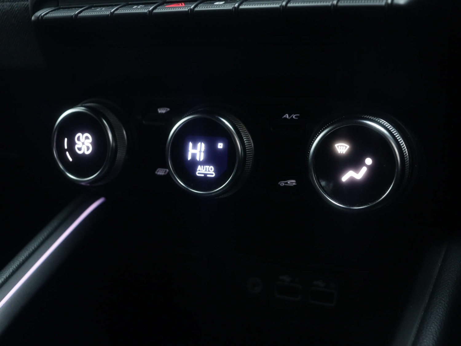 Used Renault Clio 2024 for sale - 77328612: Photo 31