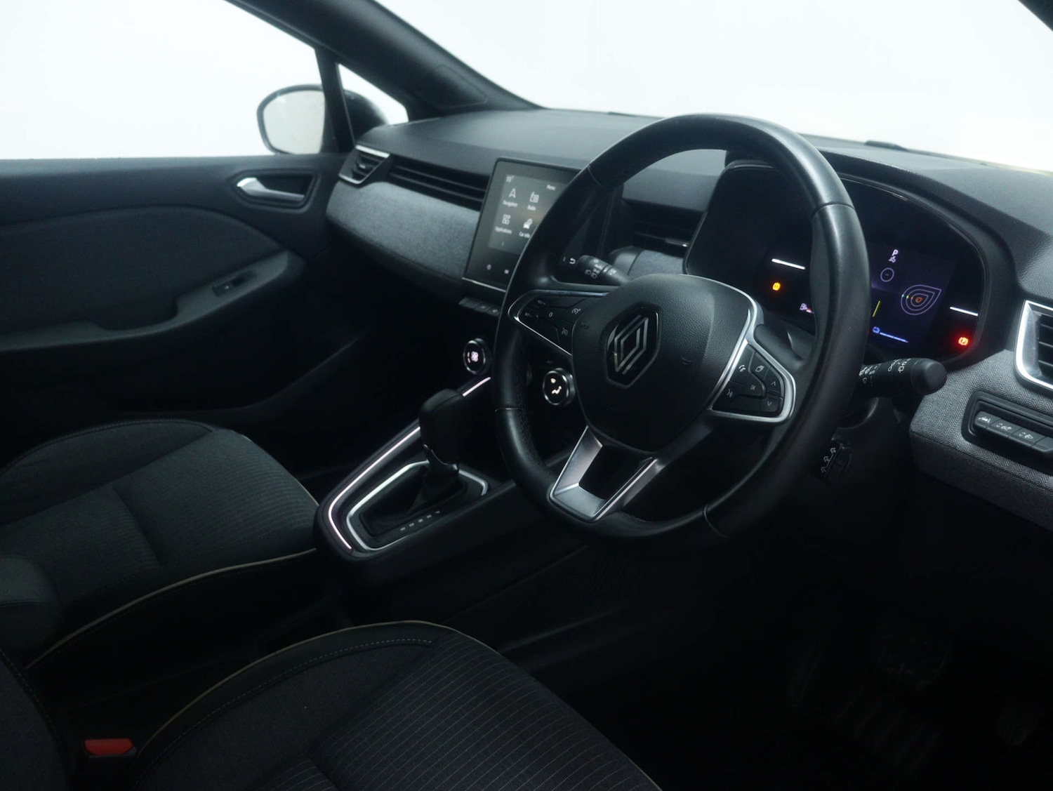 Used Renault Clio 2024 for sale - 77328612: Photo 41