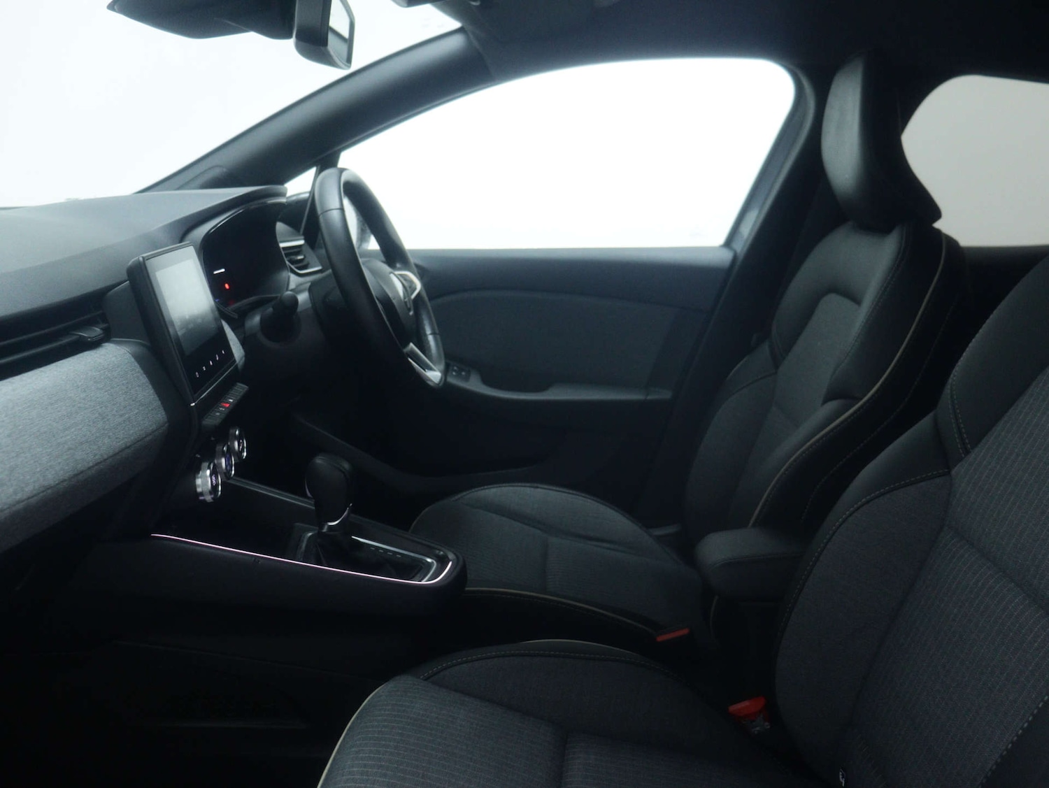 Used Renault Clio 2024 for sale - 77328612: Photo 46