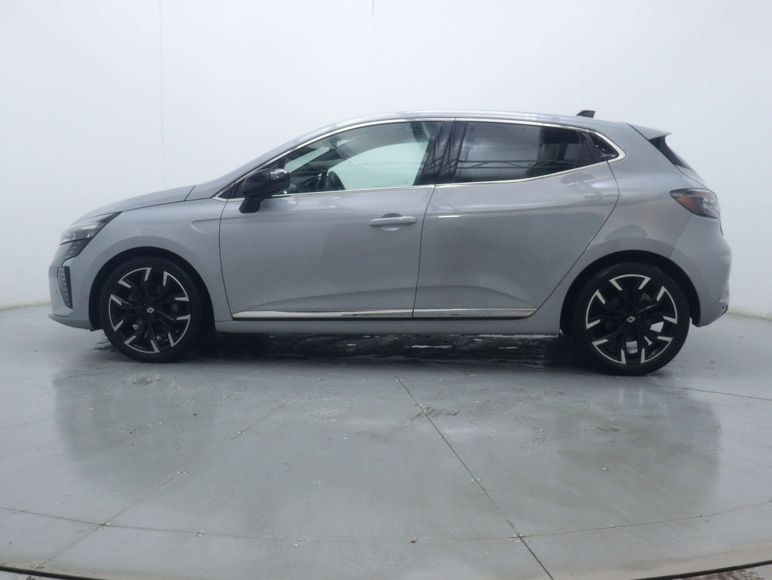 Used Renault Clio 2024 for sale - 77328612: Photo 8